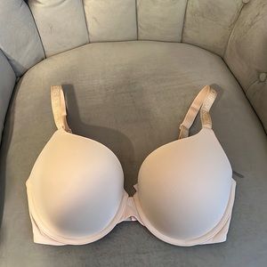 Victoria’s Secret T-shirt push-up, full coverage bra NWOT